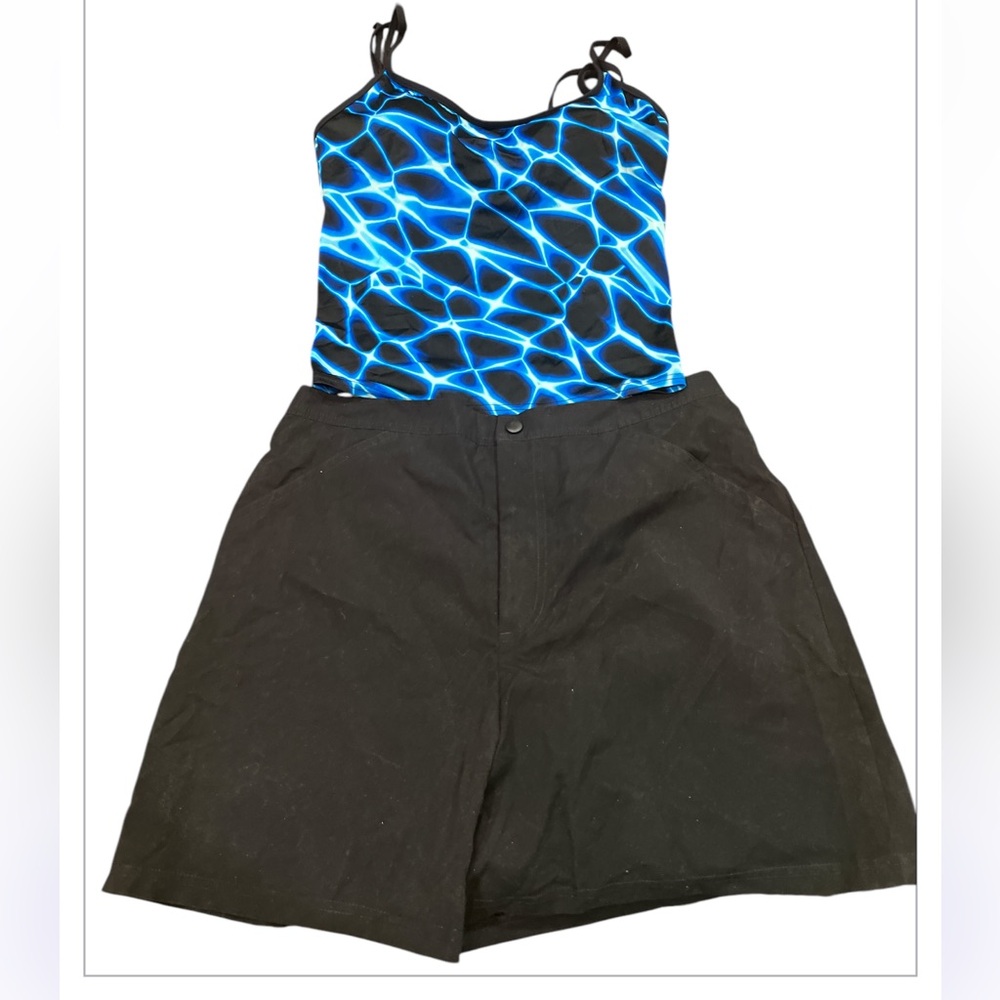 NWT 2 piece Womens Reebok multi-color Tankini with black lined swimshort sz 10